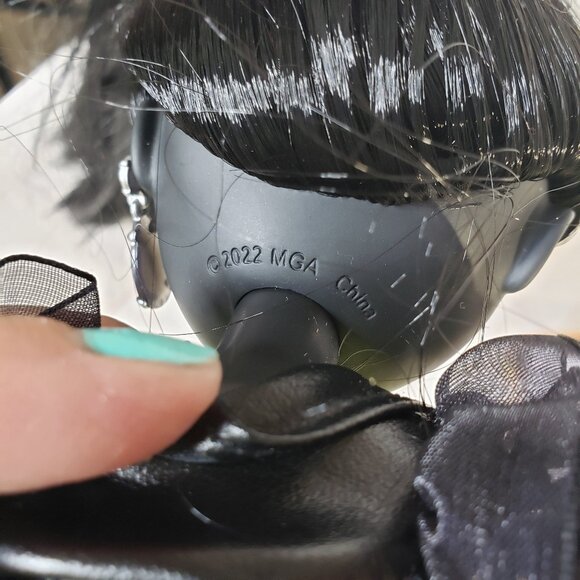 Beautiful Rainbow High Series 1 Grayscale Shanell Onyx Doll 11" Toy with Shoes - Picture 6 of 9